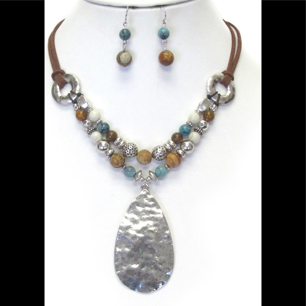 Tear drop hammered pendant necklace and earrings